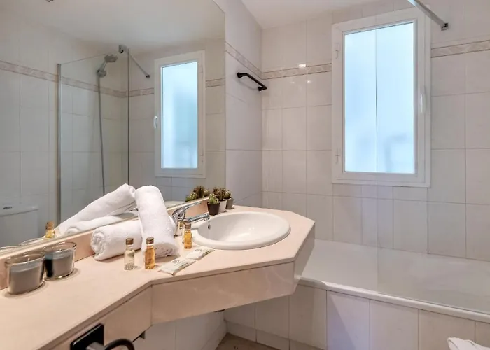 Апартаменти Puerto Banus Serenity Retreat